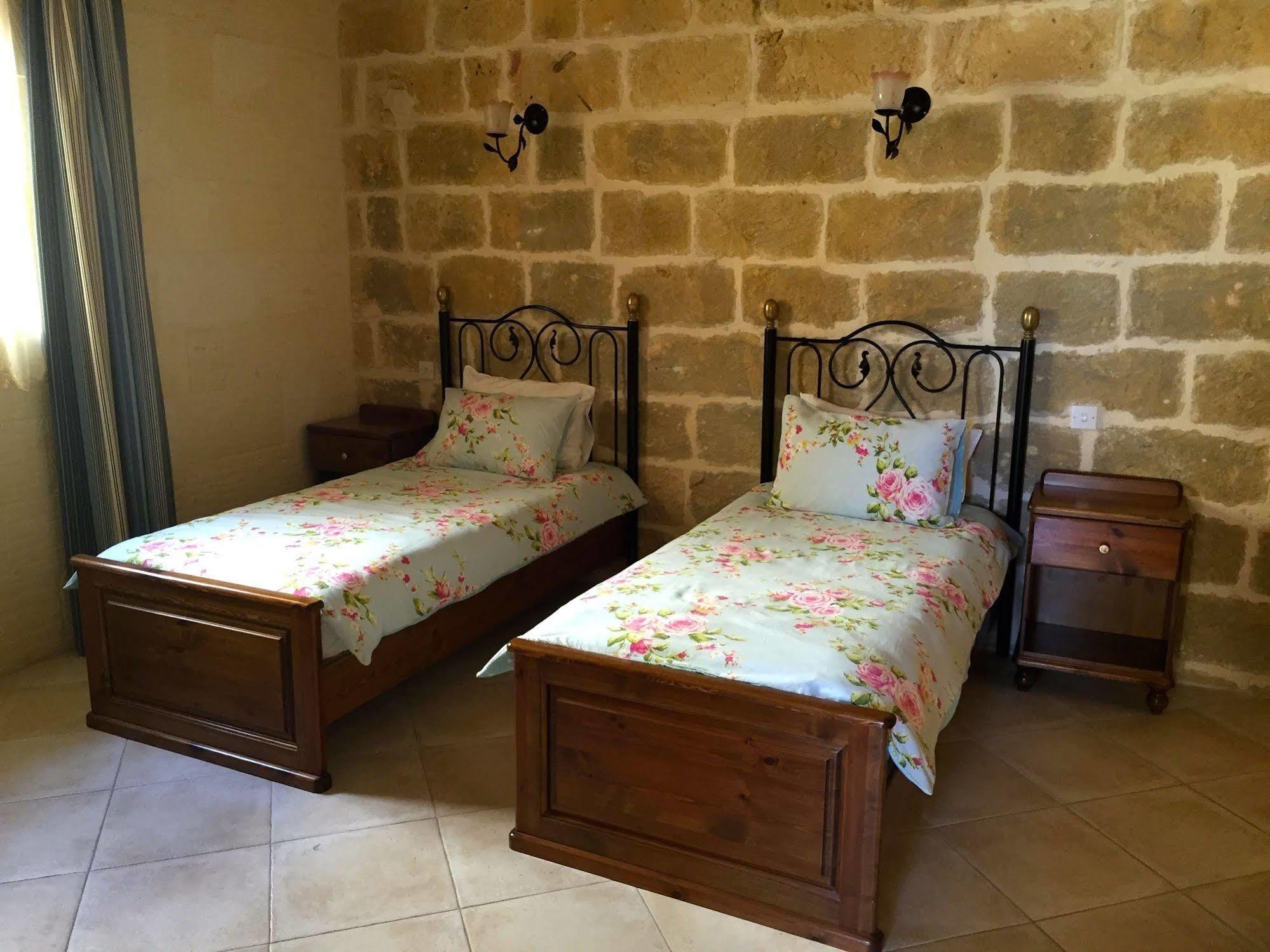 ויקטוריה Ellie Boo Bed & Breakfast מראה חיצוני תמונה