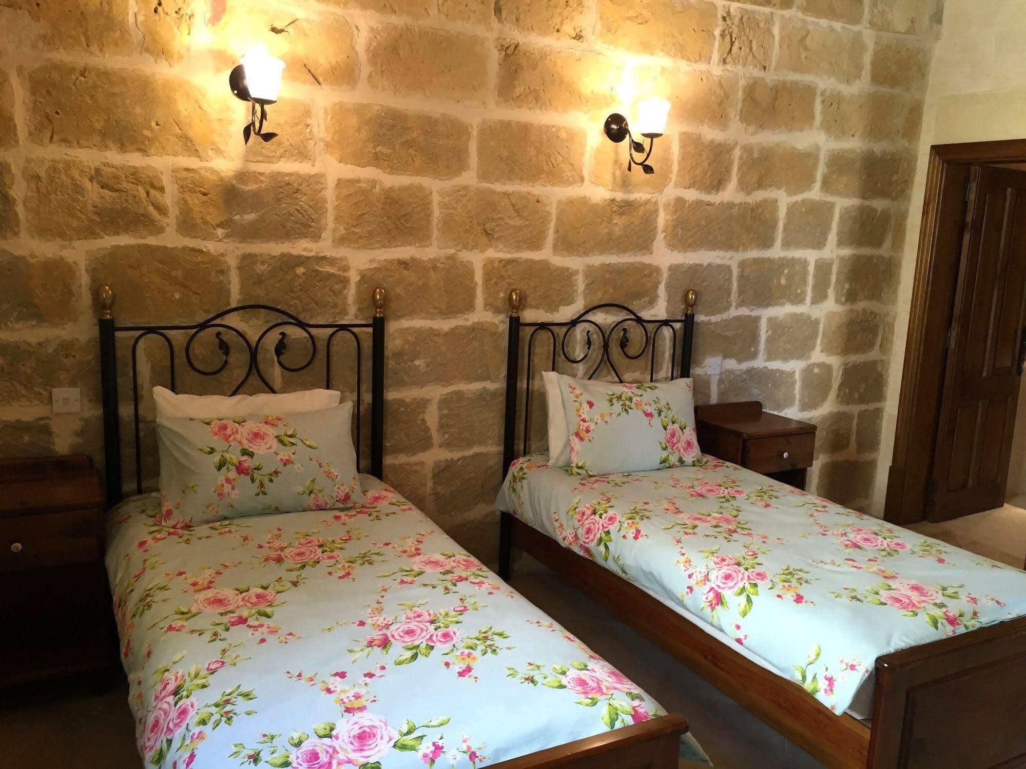 ויקטוריה Ellie Boo Bed & Breakfast מראה חיצוני תמונה